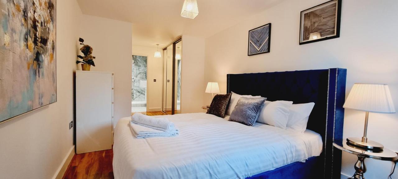 Apartment Waterside Canary Wharf *