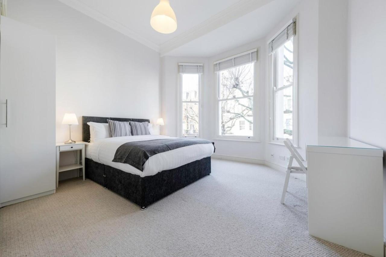 Elegant Earl's Court 2 Bedroom Flat Just 4 Minutes From Tube