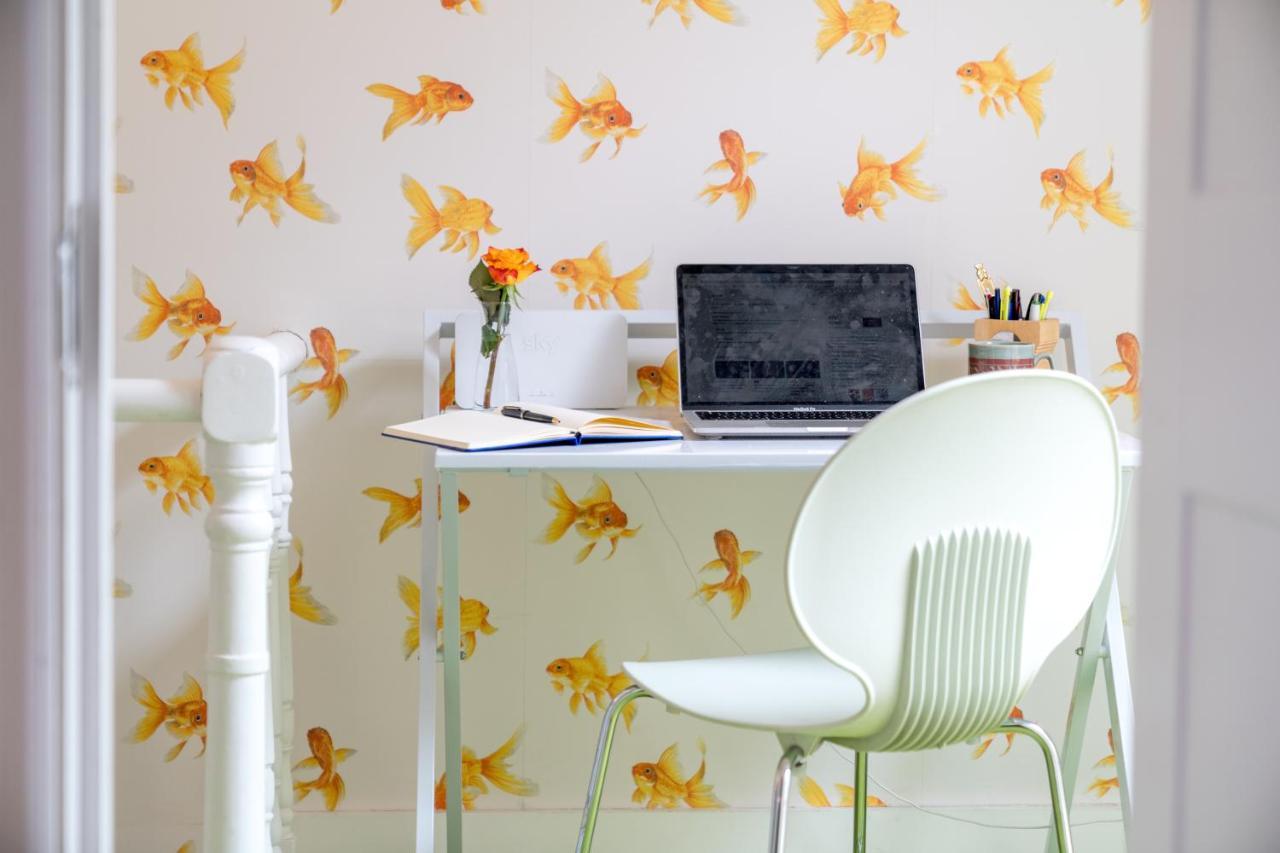 Captivating In Shepherds Bush Apartment