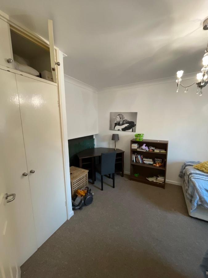 Spacious Two Bedroom Apartment Victoria Apartamento *
