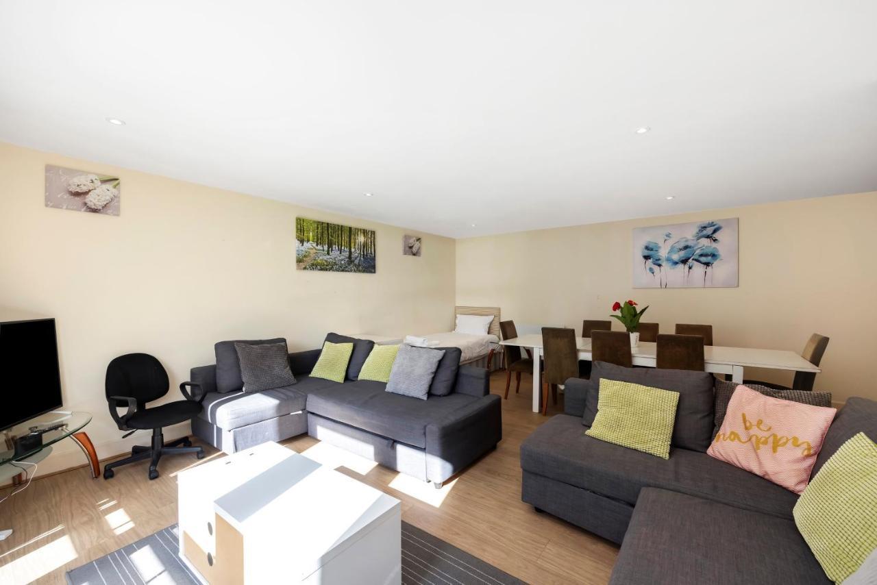 Canary Wharf/docklands/excel Spacious Apt E14