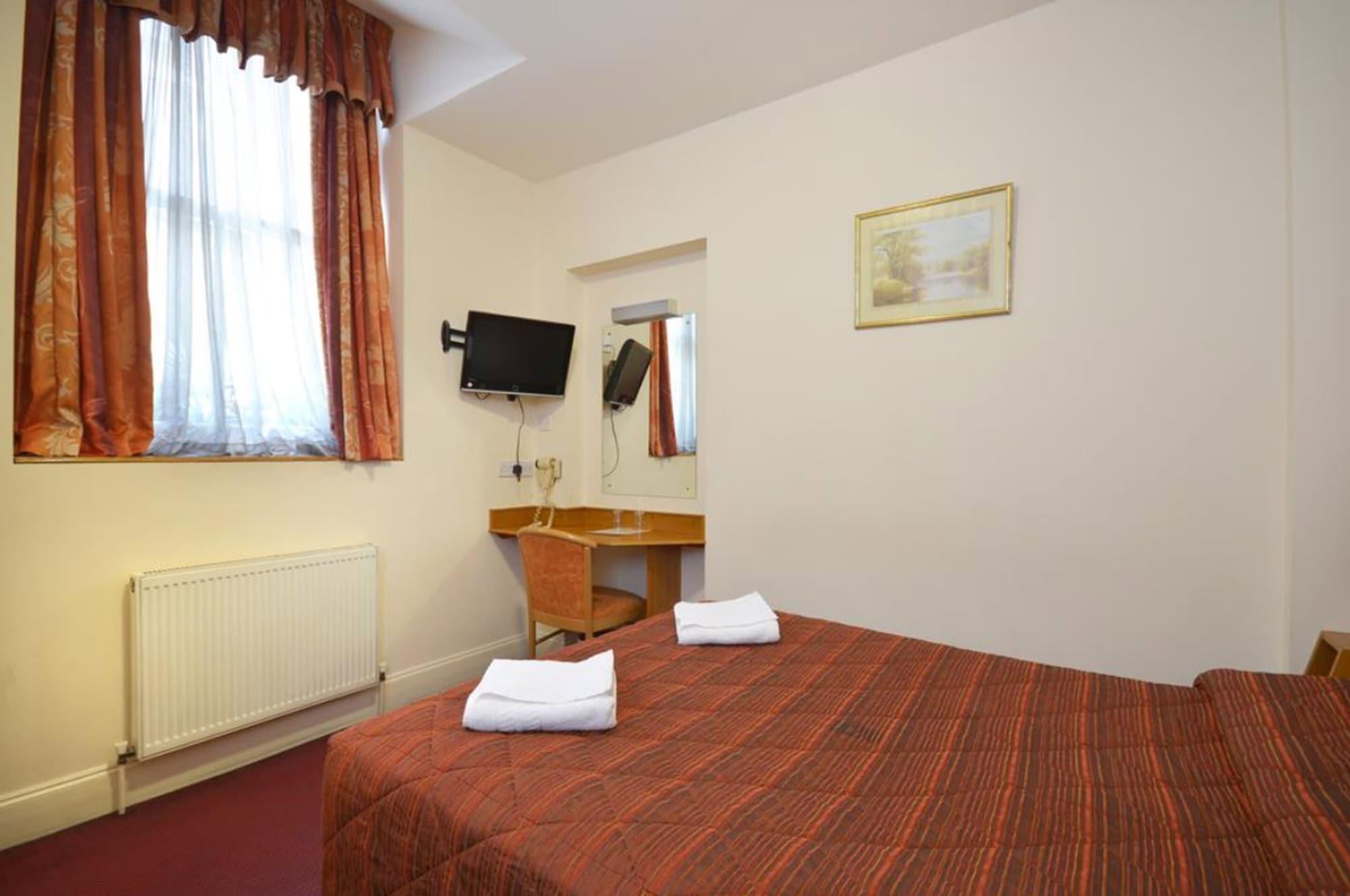 Seymour Hotel 2*