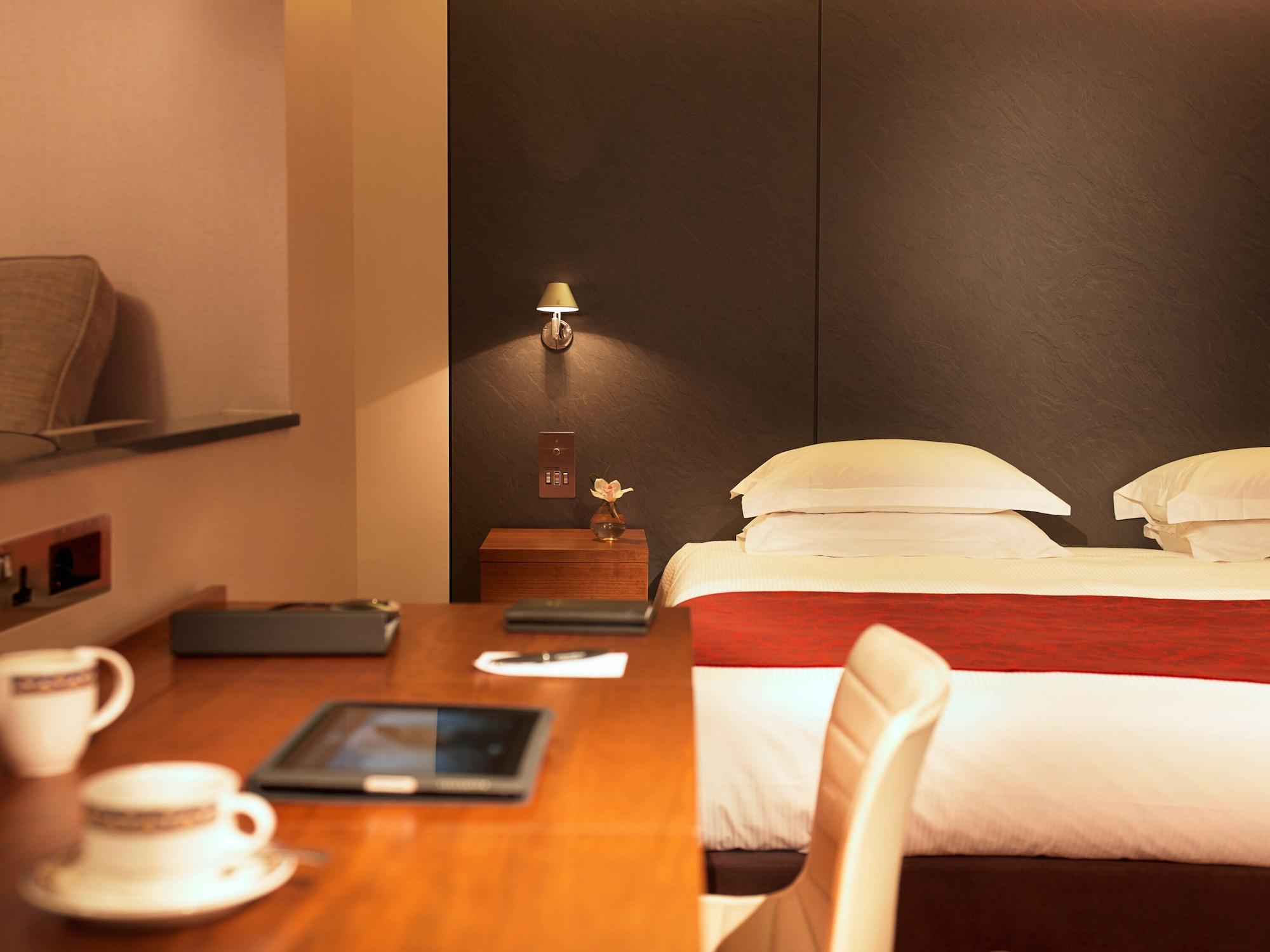 Royal Garden Hotel 5*
