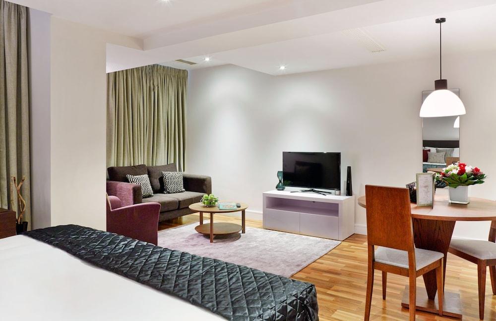 Apartahotel Cheval Harrington Court 4*