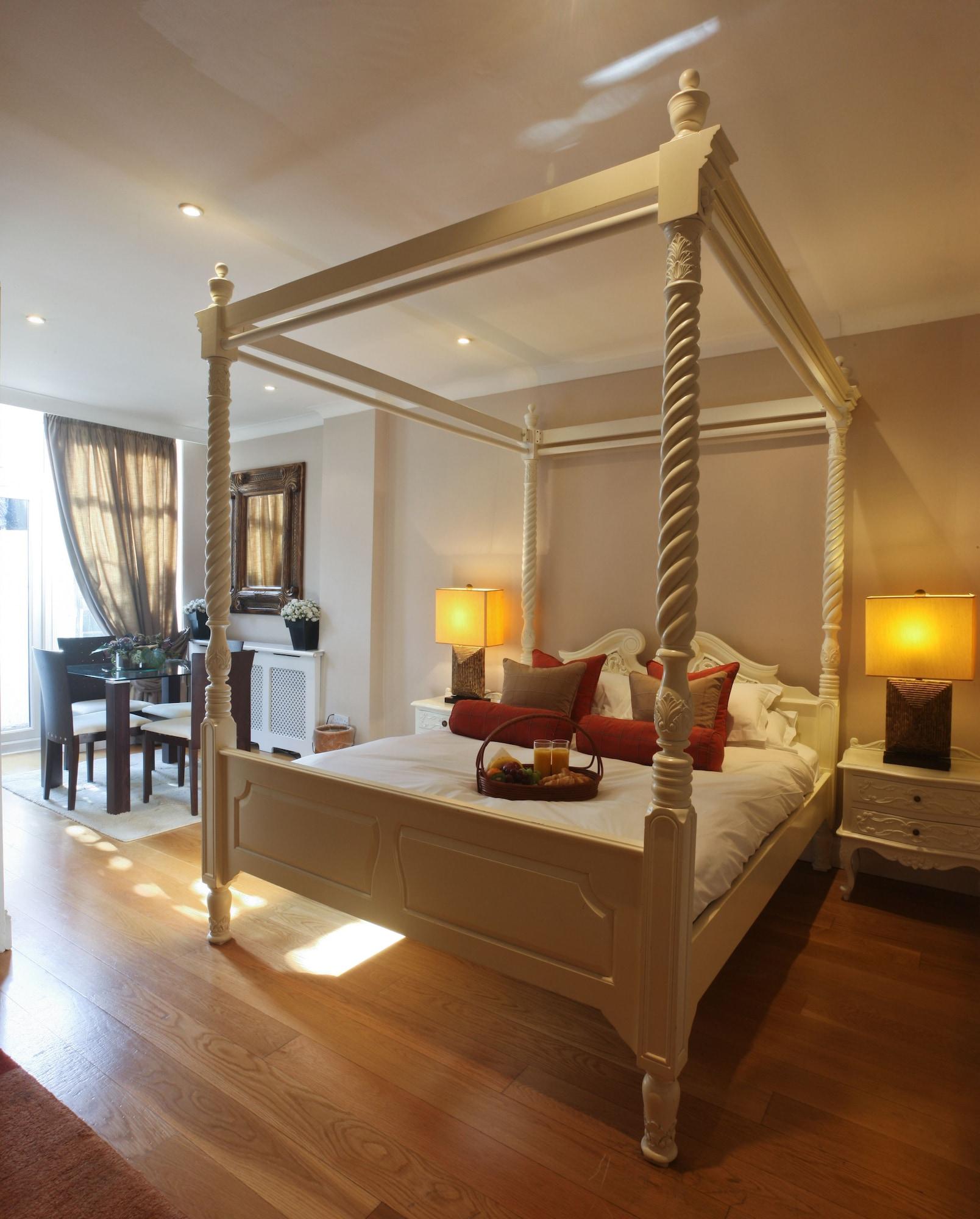 Mayflower Hotel&apartamentos Hotel