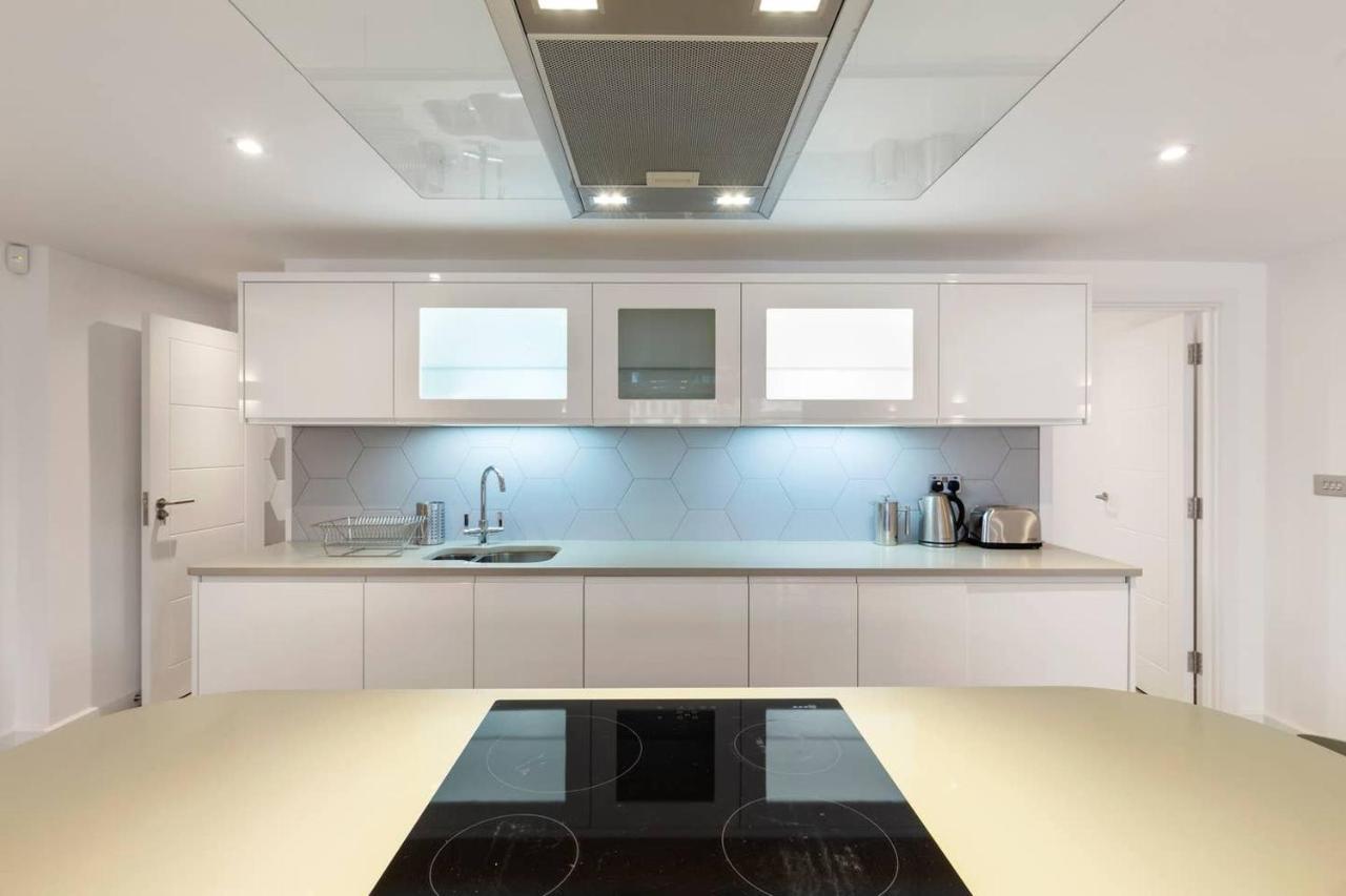 Stunning 1 Bedroom Flat Appartement *