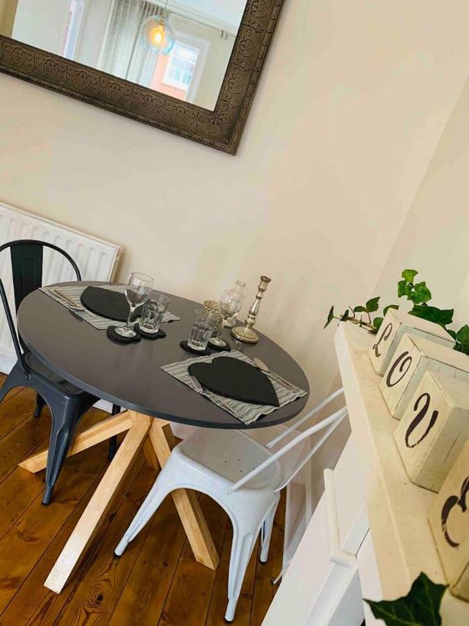 Luxury Fulham Flat With 5* Touches Nr River Thames Apartment