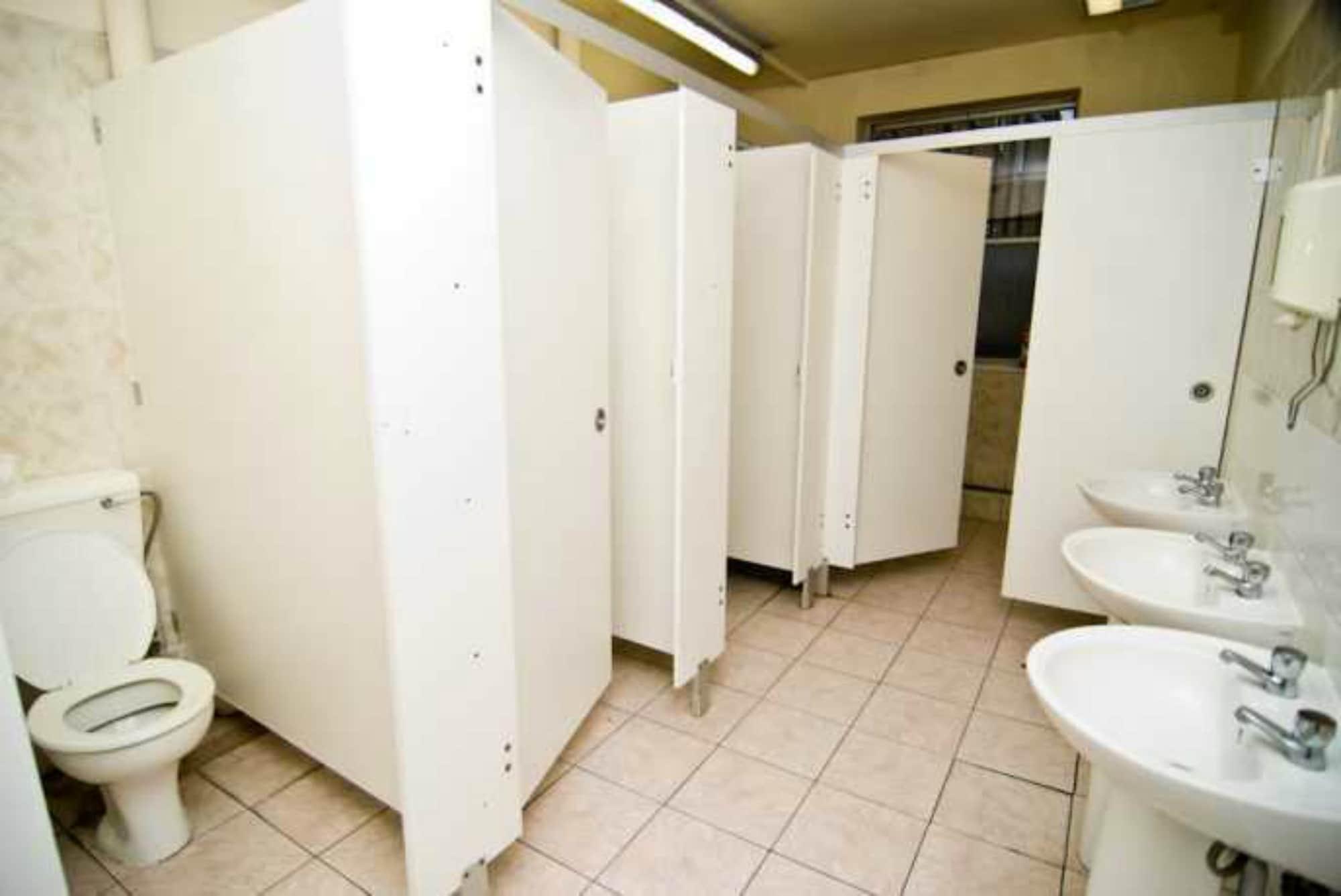 Albergue Kensal Backpackers *