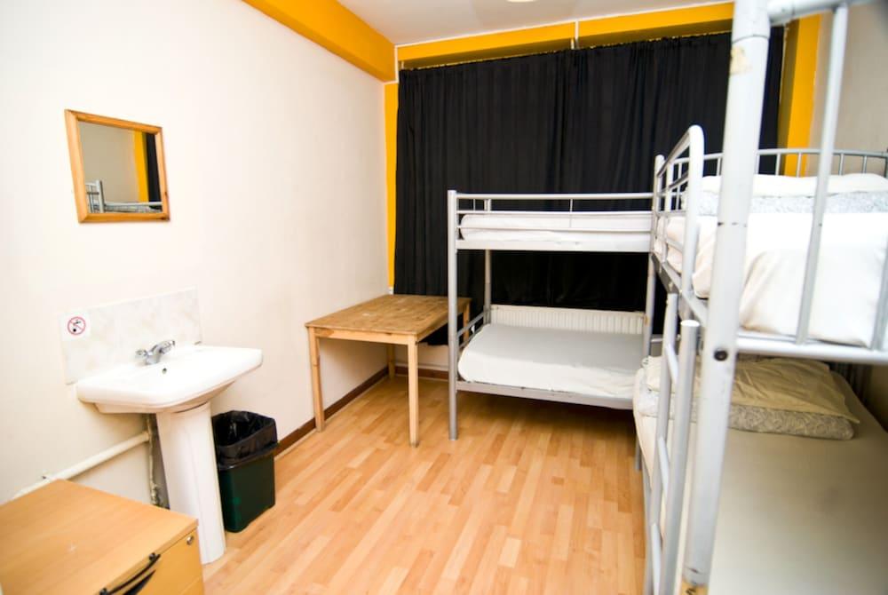 Albergue Kensal Backpackers *