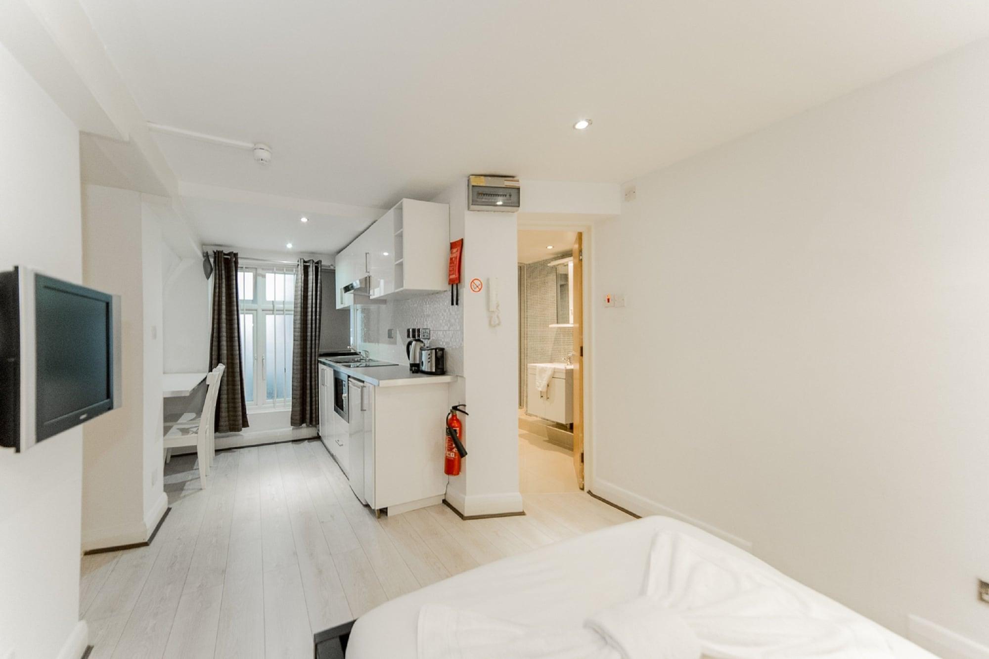 Imperial Court Studios Apartment