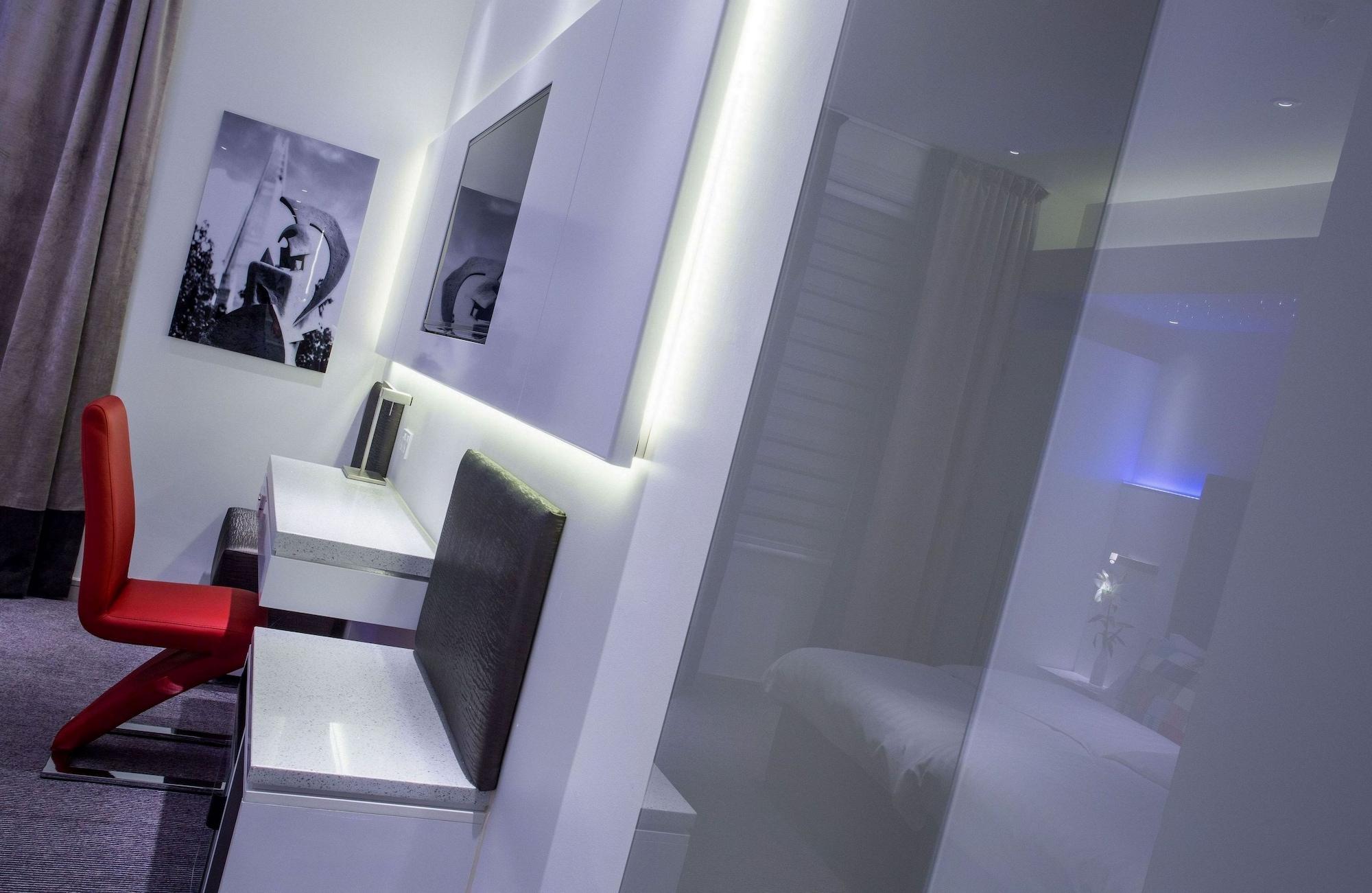 Henley House 4* London