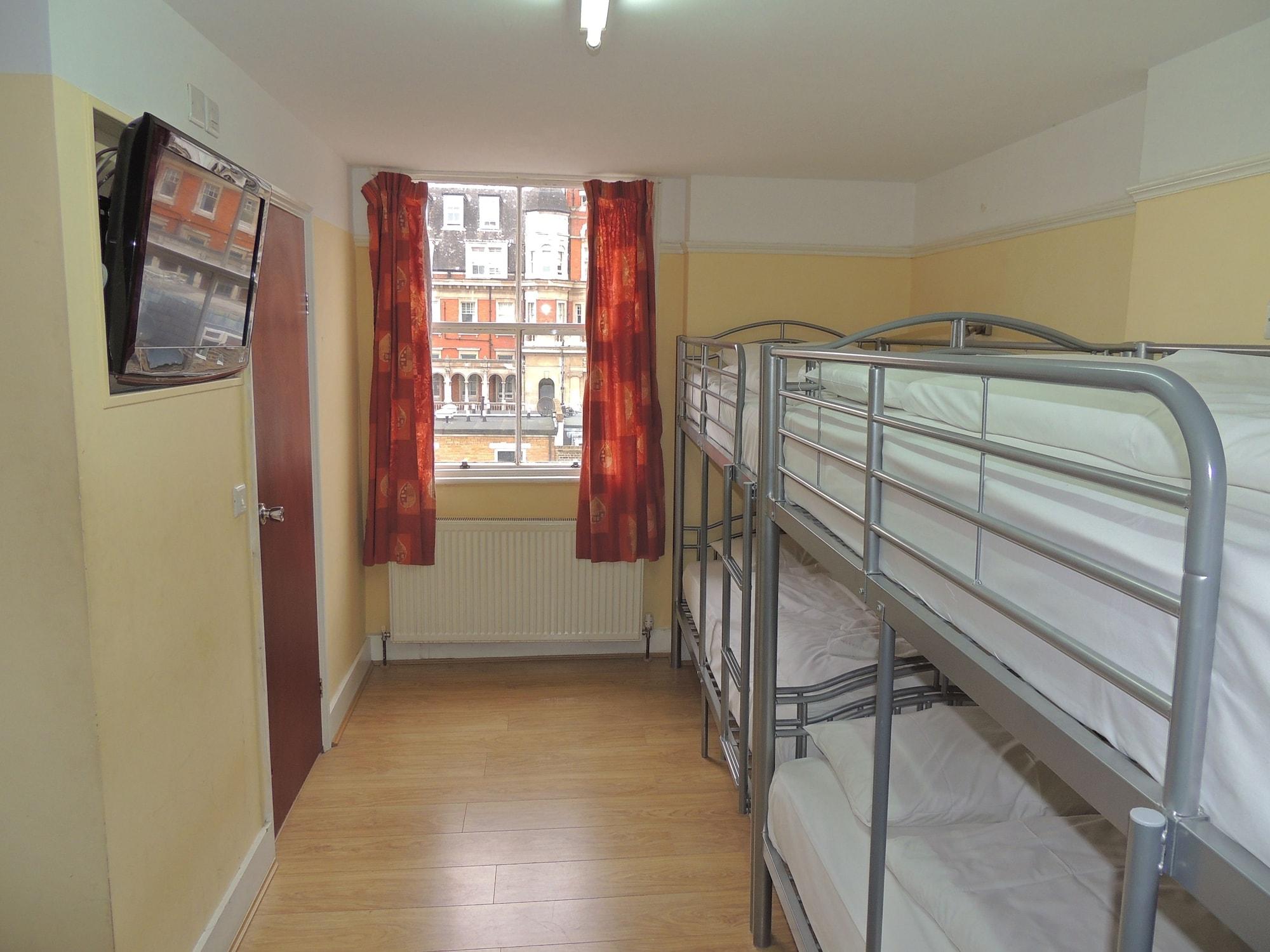 Dolphin - The 3* Londres