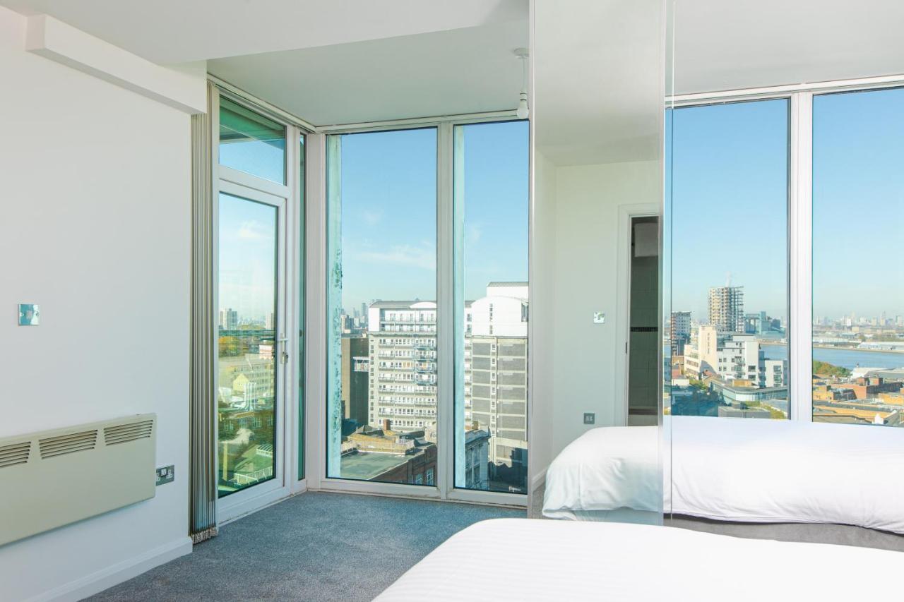 Skyvillion - 3bed Penthouse Near Airport, O2 Arena, Excel Centre With Parking Apartamento *