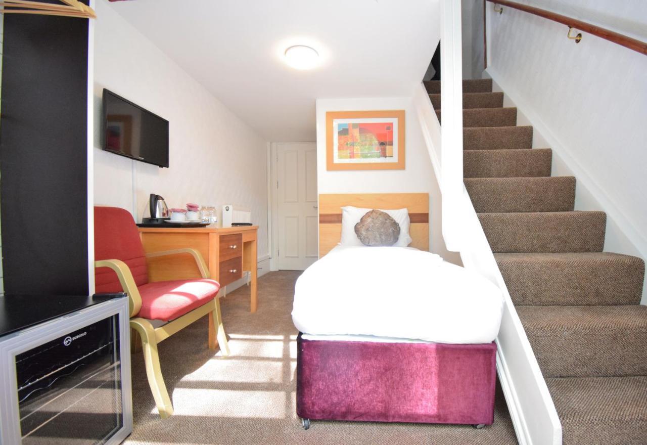 Pembridge Palace Hotel