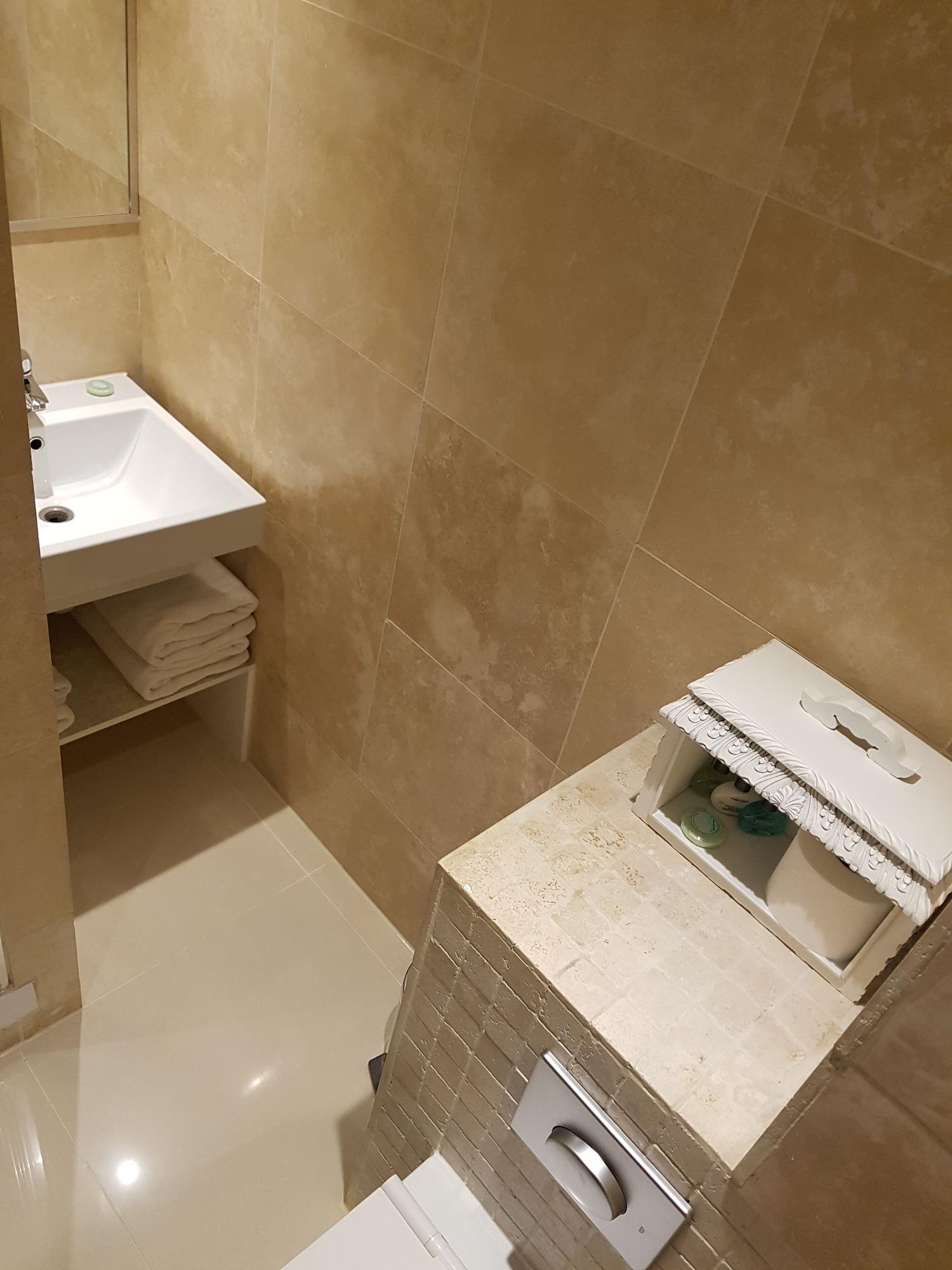 Mayflower Hotel&apartamentos Hotel 3*