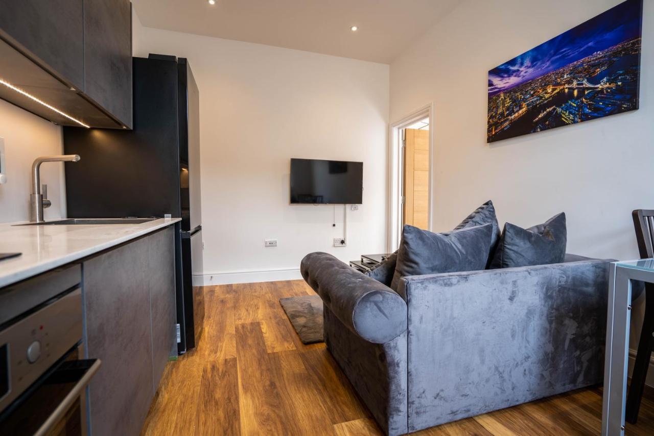 Lovely New 1 Bedroom In Stratford! Apartamento