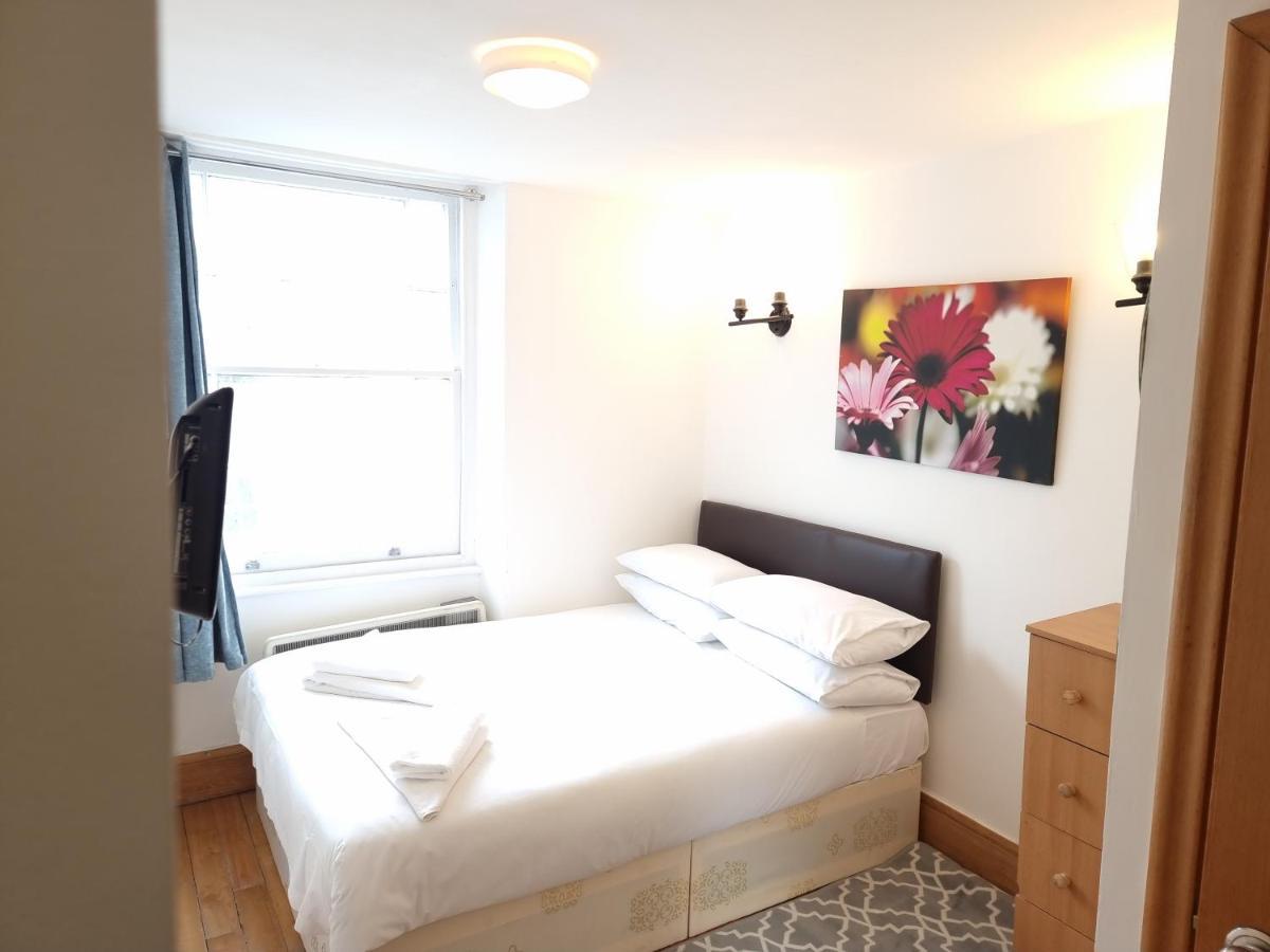 Apartment F302- 3rd Floor Studio Fits 2 Near Hyde Park