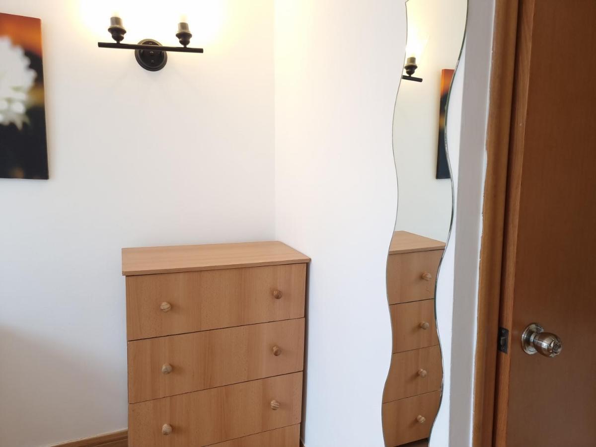 F302- 3rd Floor Studio Fits 2 Near Hyde Park London