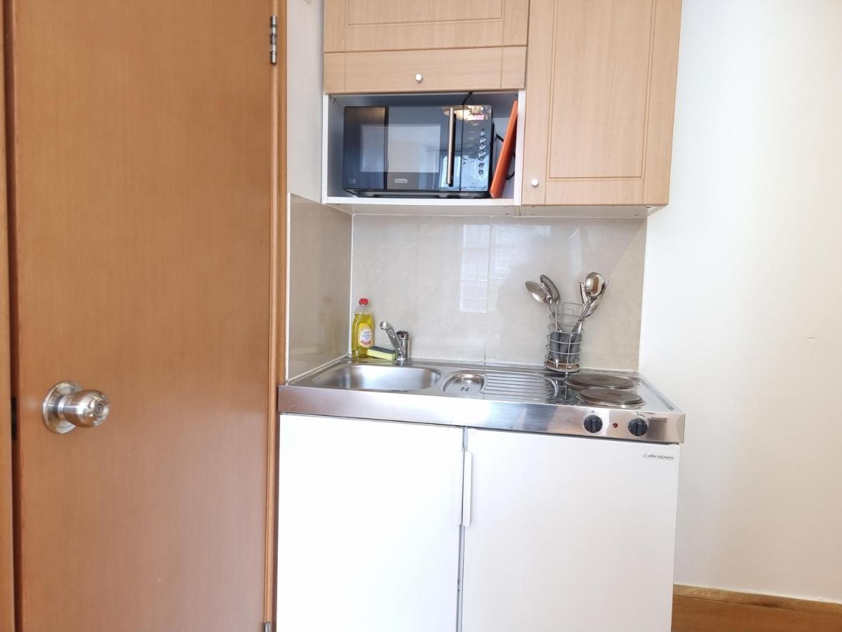 Apartment F302- 3rd Floor Studio Fits 2 Near Hyde Park