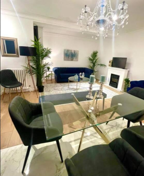 Apartamento Luxury 3 Bedroom 3 And A Half Bathroom Flat In Swiss