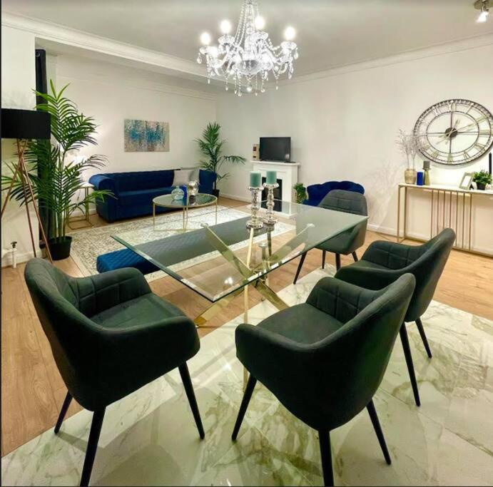 Apartamento Luxury 3 Bedroom 3 And A Half Bathroom Flat In Swiss