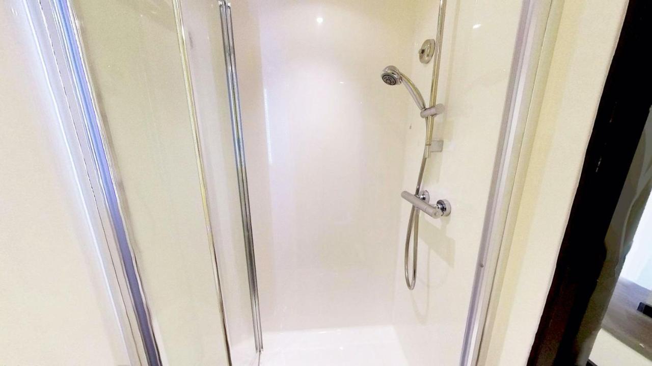 Vibrant Ensuite Rooms, LONDON - SK Maison d'hôtes *