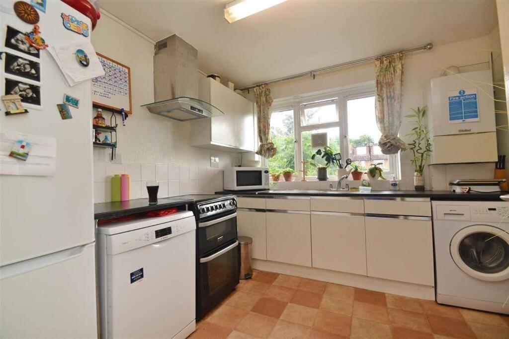 Lovely One Bed To Rent Apartment