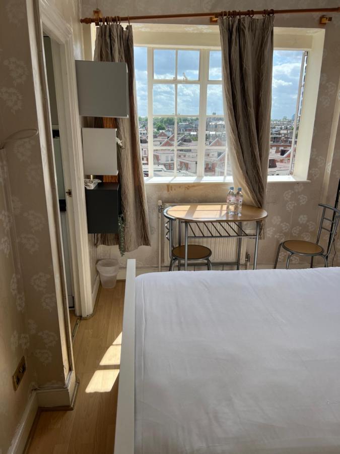 Super Located In South Ken At Chelsea Cloister Londres