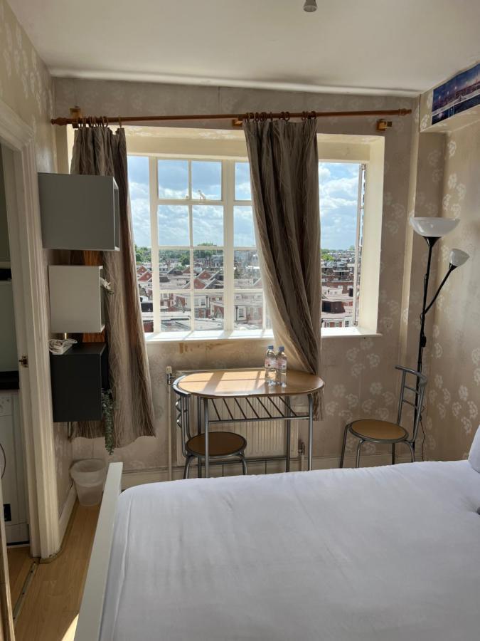 Super Located In South Ken At Chelsea Cloister