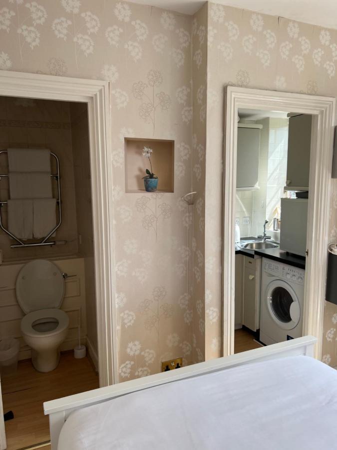 Super Located In South Ken At Chelsea Cloister *