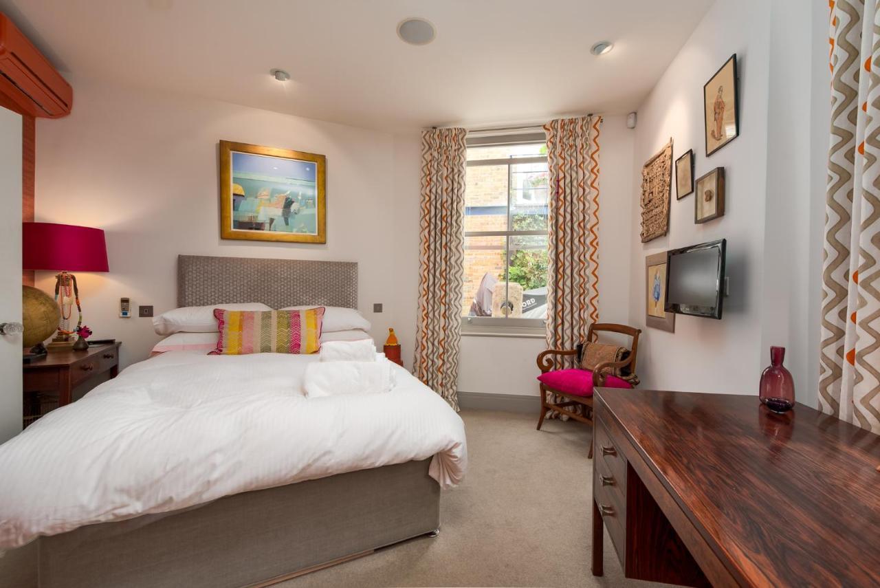 Classic Hammersmith By Ravenscourt Park By Underthedoormat *