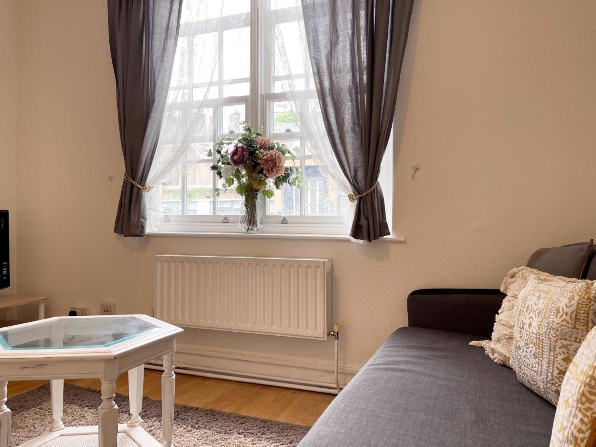 Lisa's Place Near Kings Cross - 2 Double Beds, 1 Sofa Bed, Great Location, Ideal For Families Apartamento Londres