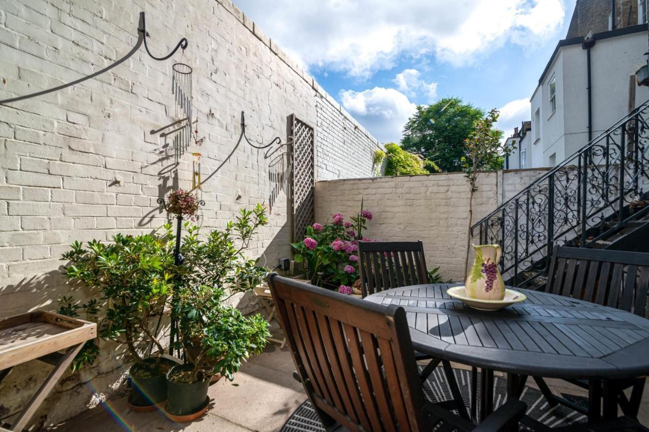 Fantastic 1 Bedroom With Private Patio London