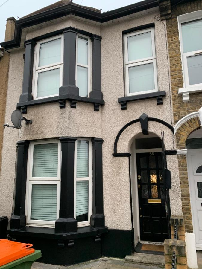 Stratford Cozy Double Homestay London
