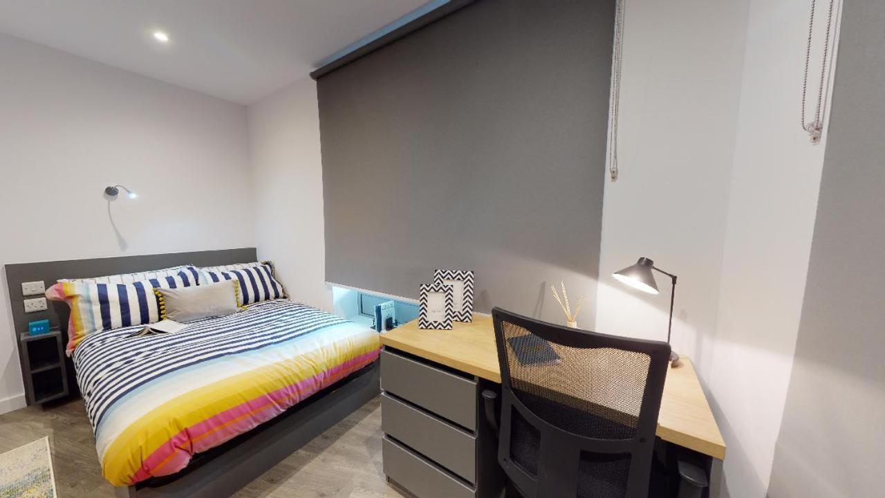Apartment For Students Only Private Bedrooms With Shared Kitchen At Great Court In