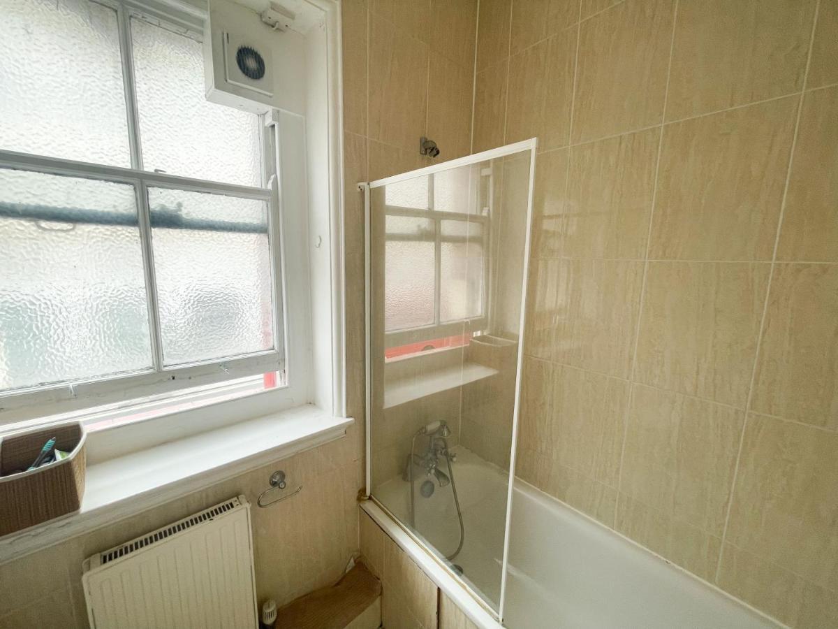 72 Tottenham Court Road Guest house *