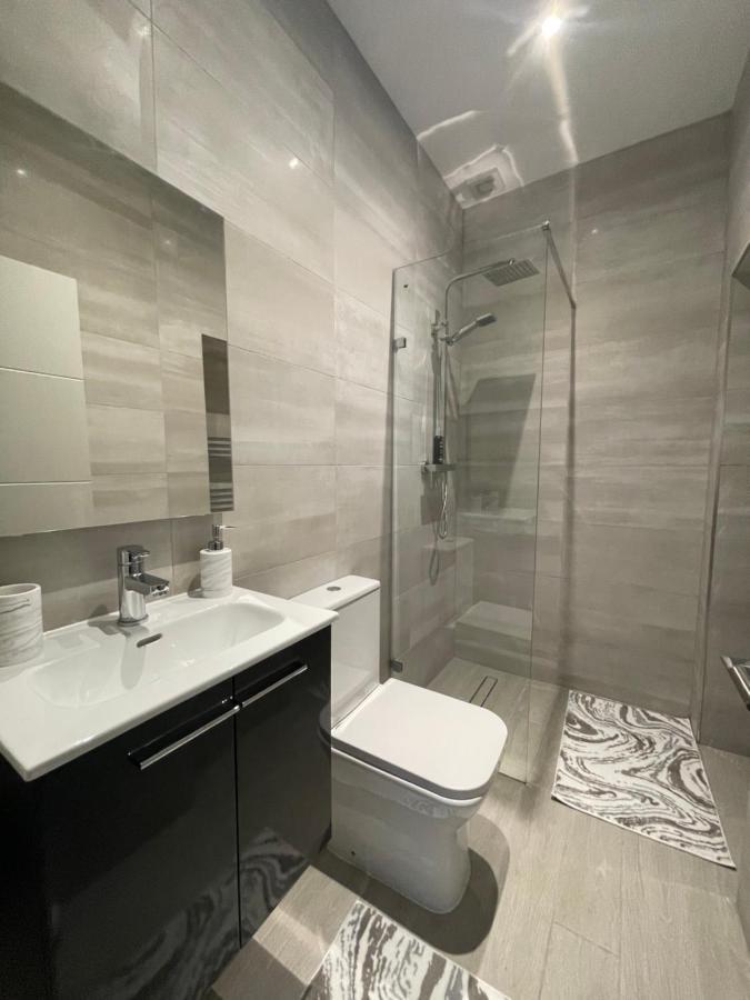 Star Finchley Road 3-bed Oasis With Garden Londres
