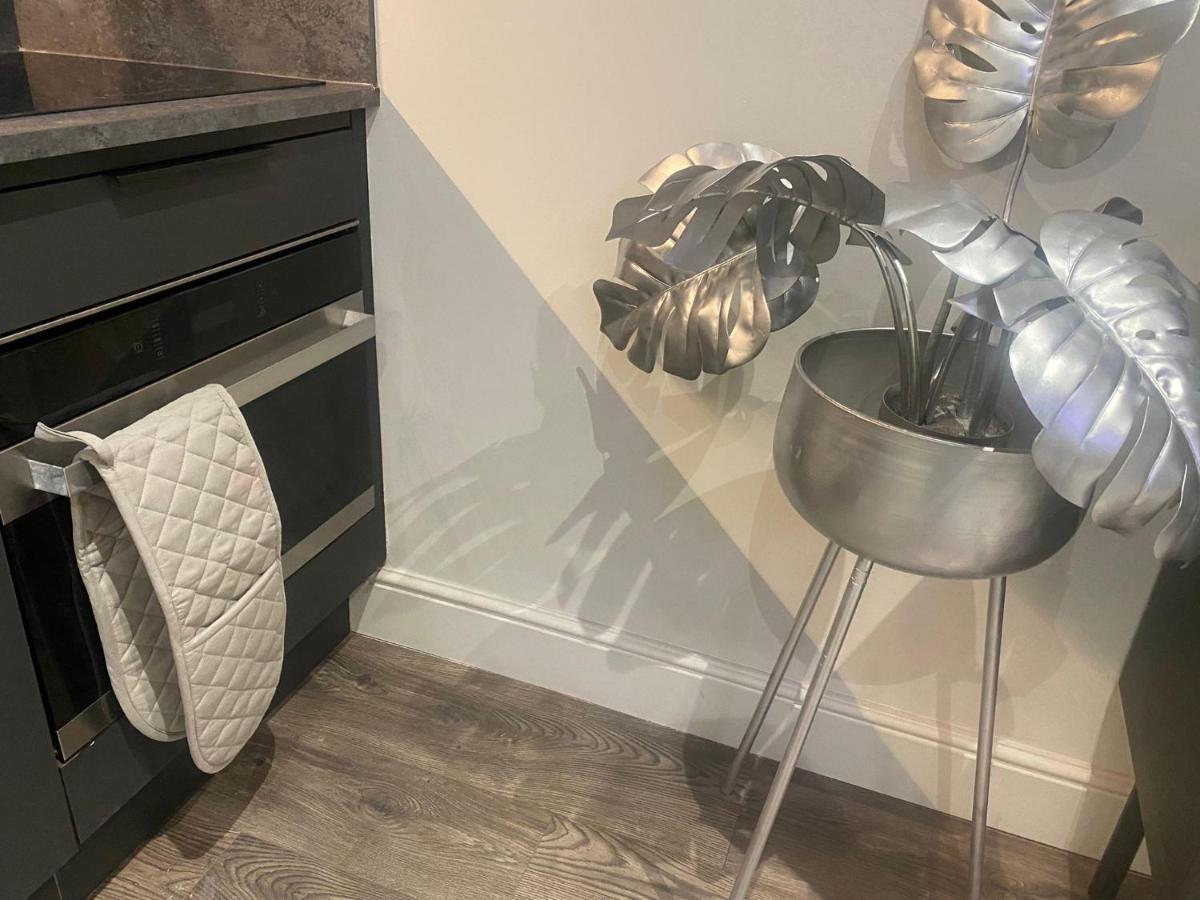 New Luxury Cyberpunk 1bed Studio Serviced Notting Hill Free Wifi & Netflix Location Perfect For Solo & Coupled Guests Apartamento