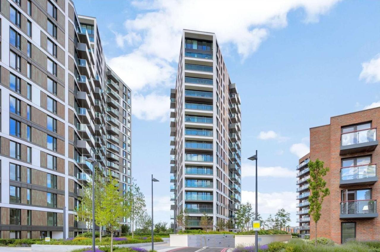 Apartment Riverside Minutes From Elizabeth Line London
