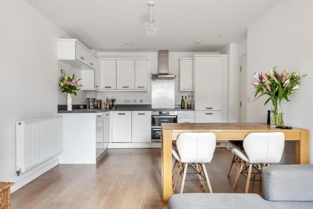 Stylish 2bed2bath Flat Roof Garden View * Londres
