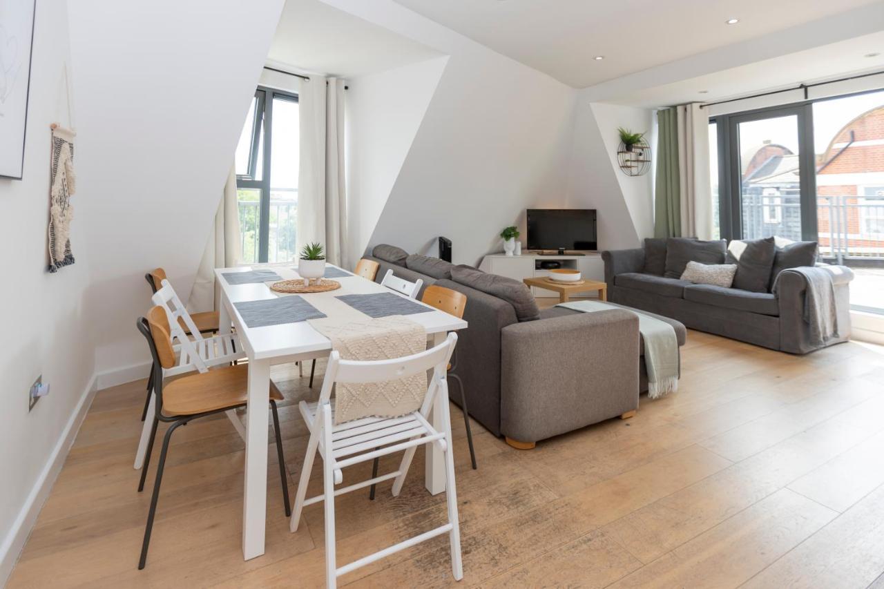Stunning 3 Bedroom Penthouse With Terrace And Lift Apartamento Londres