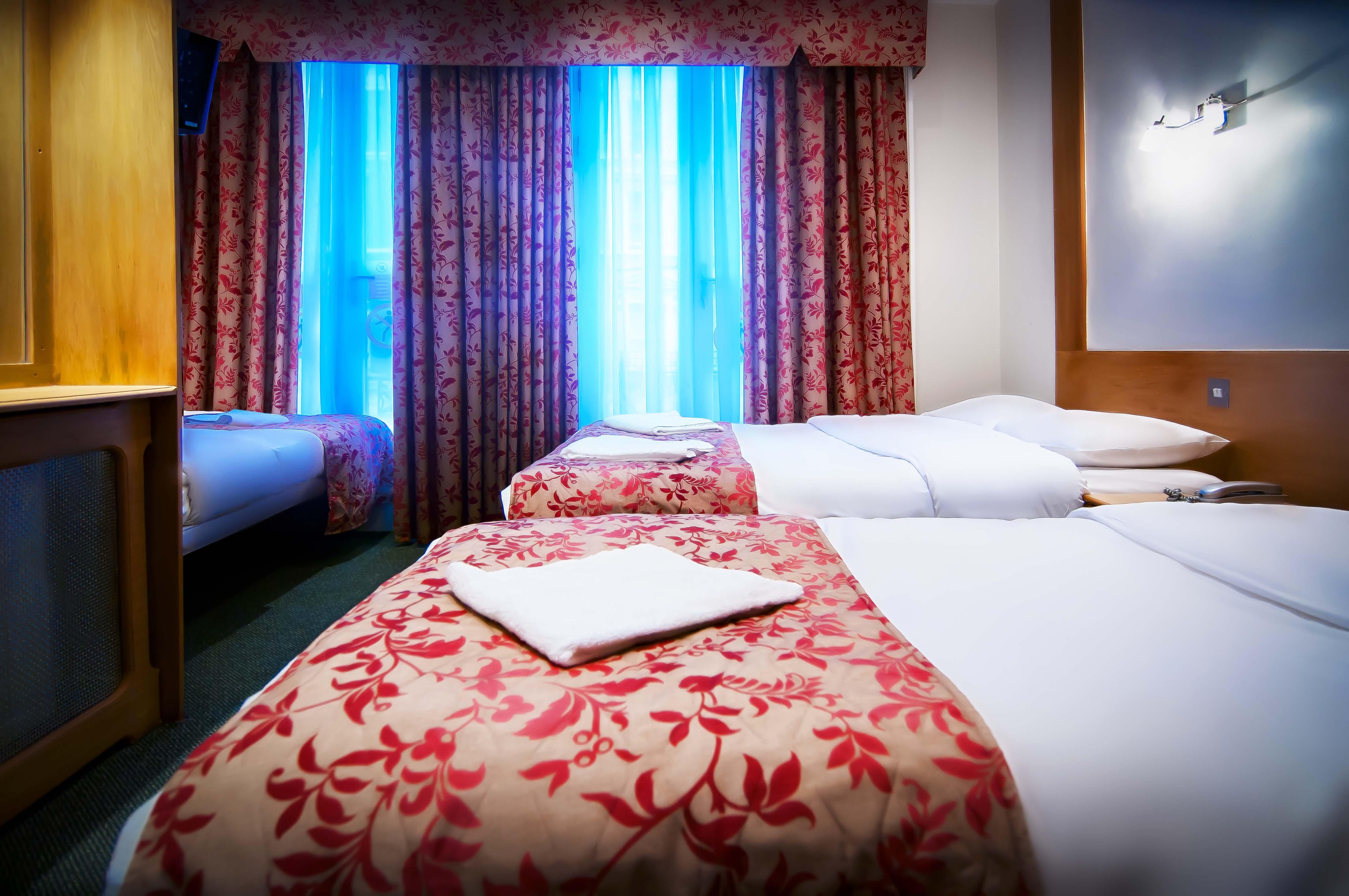 Hotel Westbury 3*
