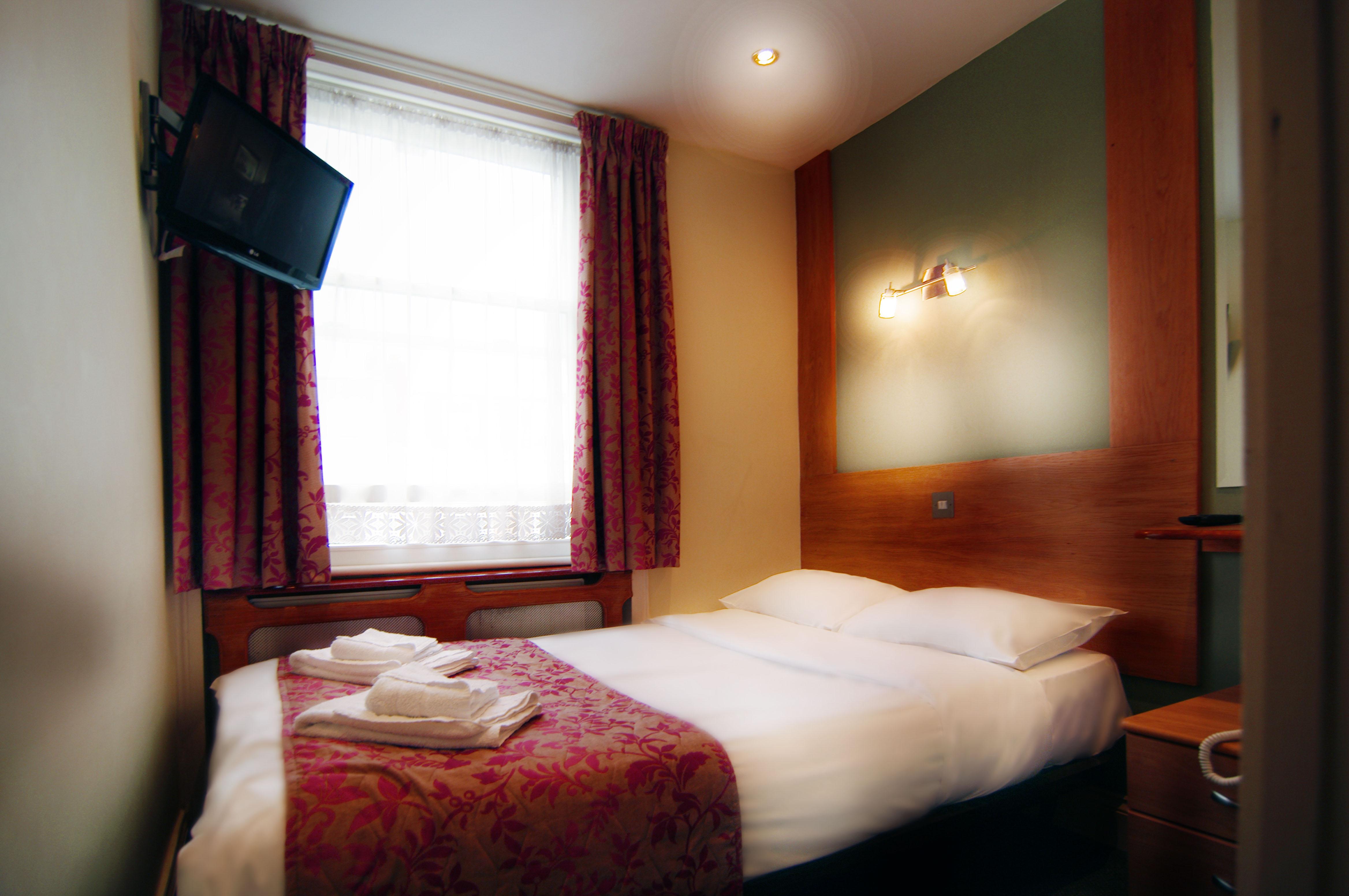 Hotel Westbury 3*