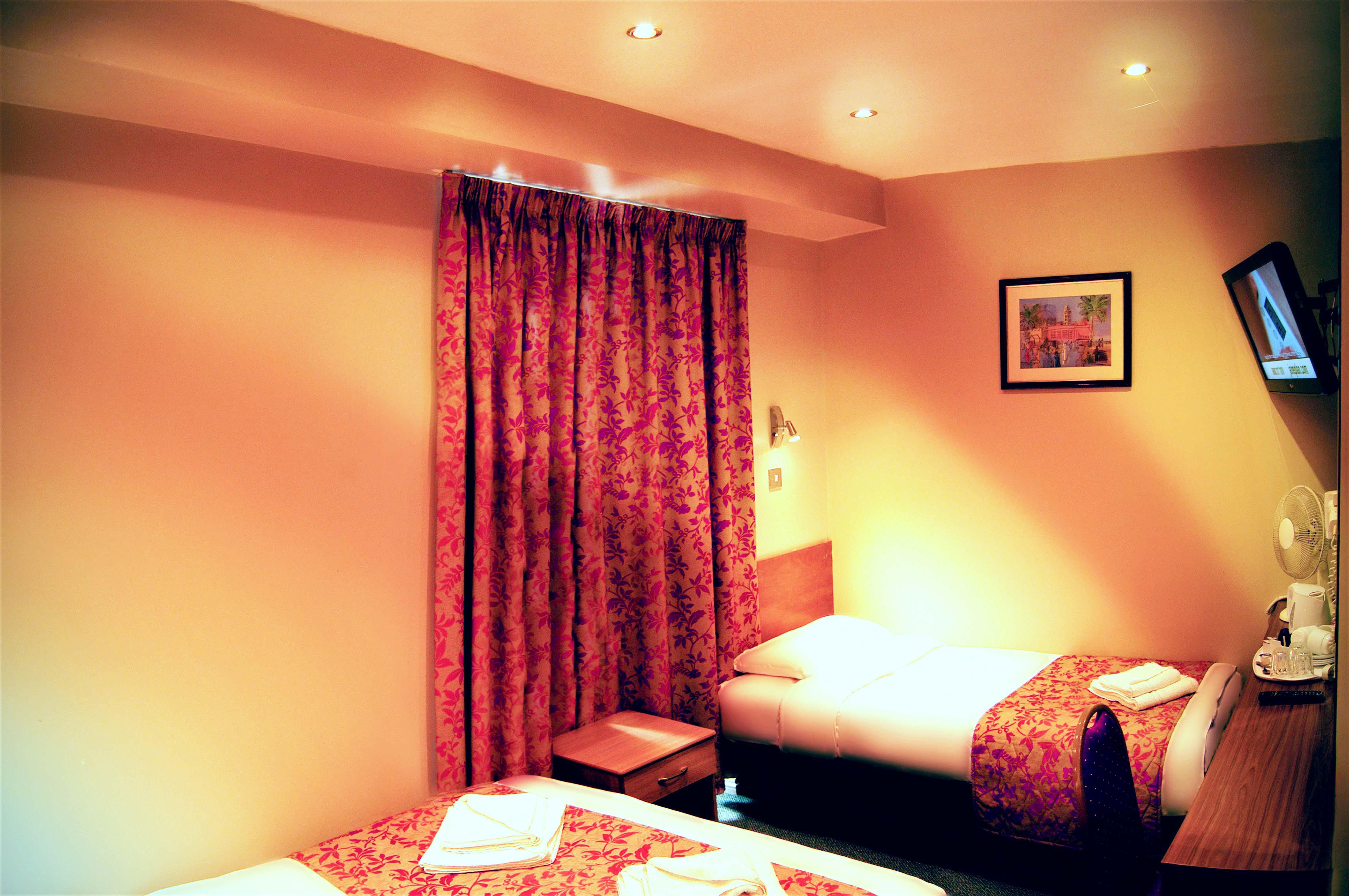 Westbury Hotel 3*