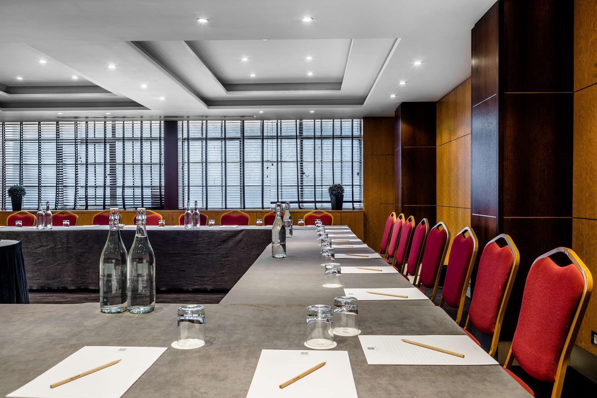 Courthouse Hotel London