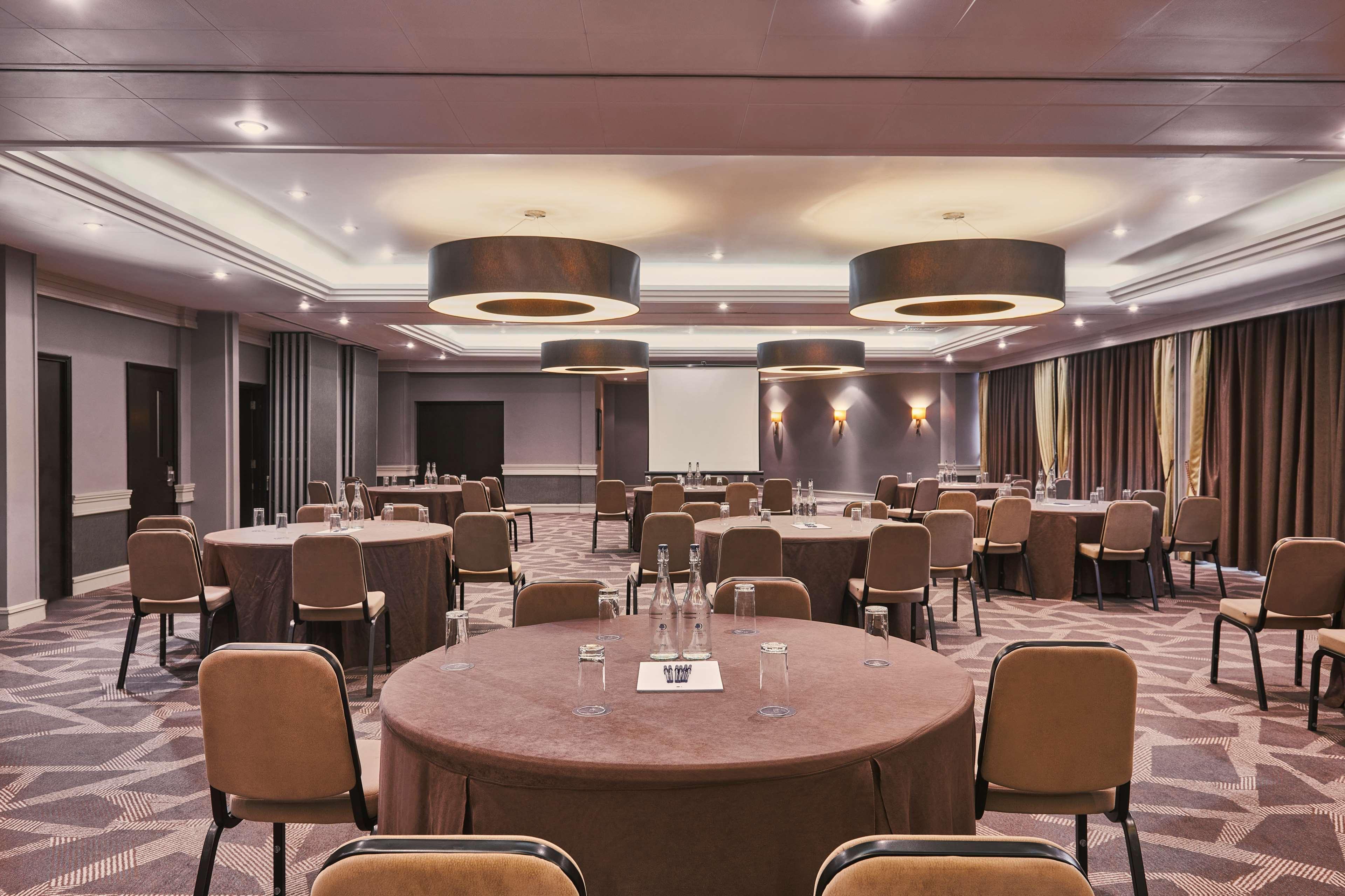 Doubletree By Hilton Ealing Hotel London