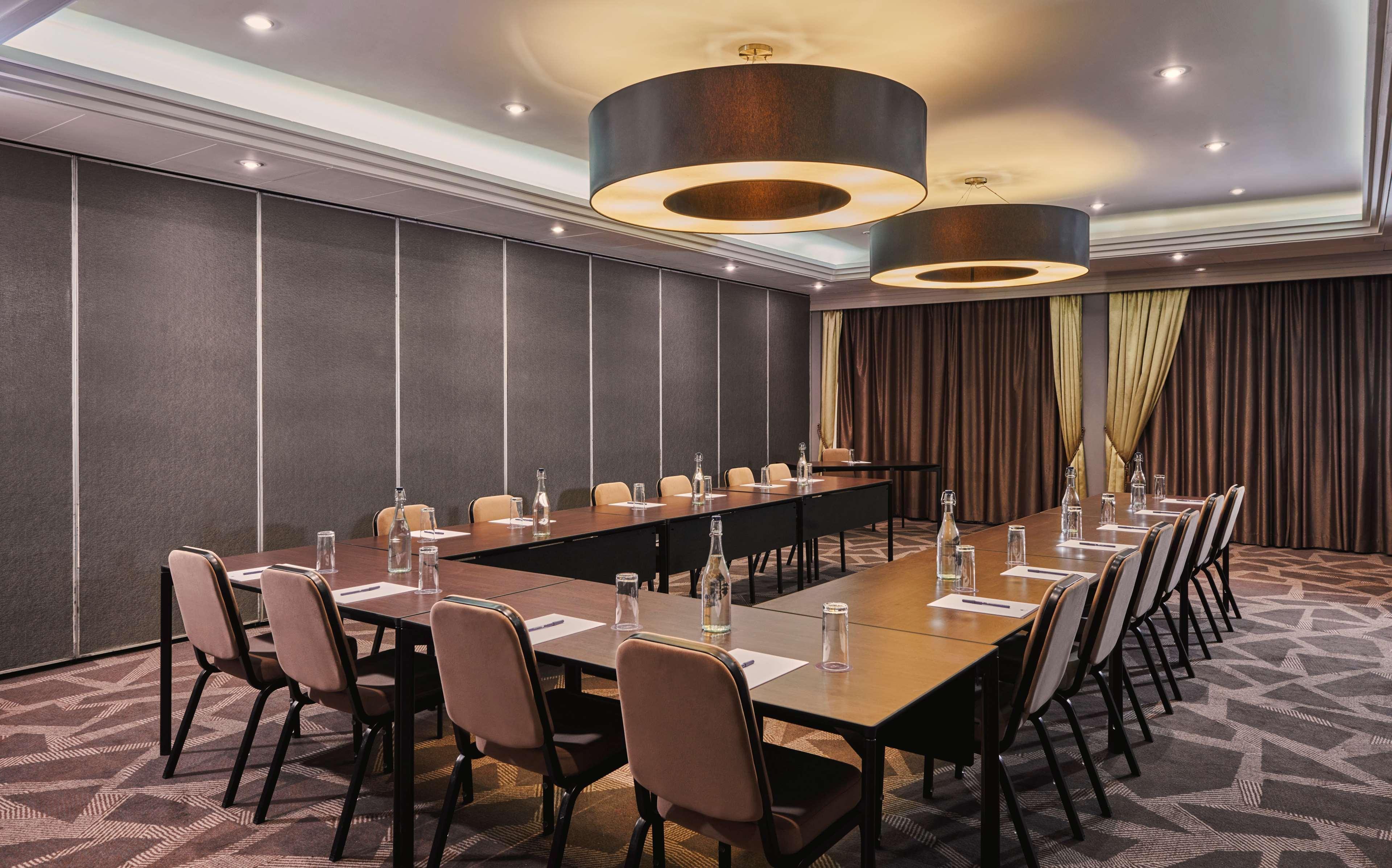 Doubletree By Hilton Ealing 4* London