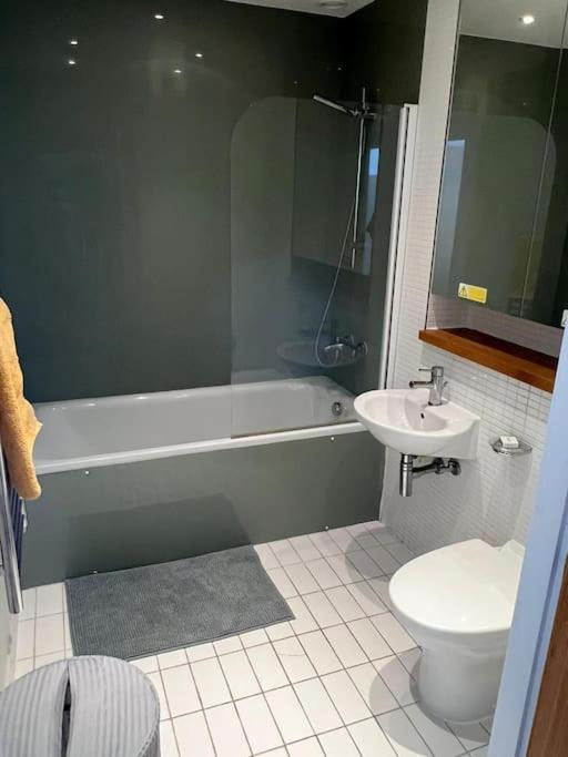 Stunning 2 Bed Flat! Centrally Located In London, Uk! Londres