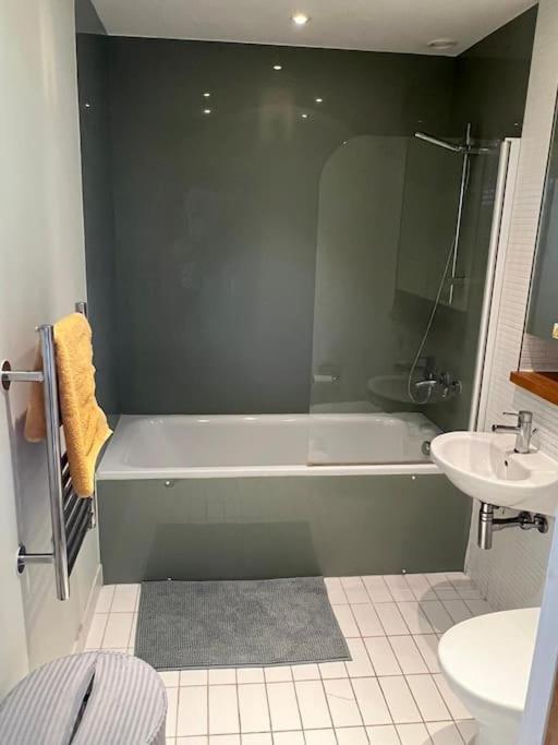 Stunning 2 Bed Flat! Centrally Located In London, Uk! Apartamento