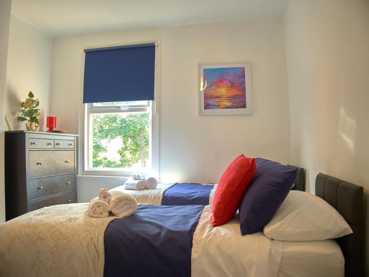 Lovely Large Near Stratford Apartamento